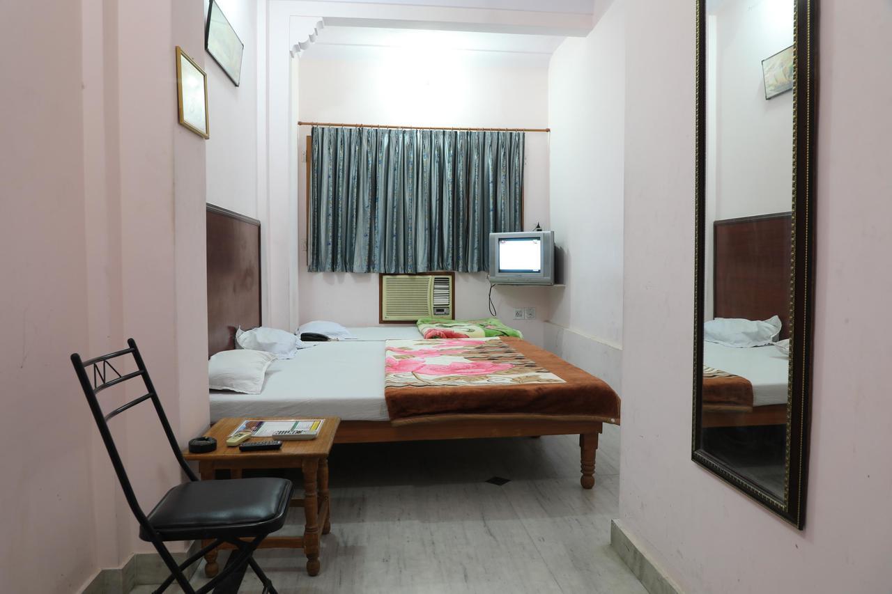 Boby Home Stay " Boby Mansion " Divisione di Divisione di Jaipur Esterno foto